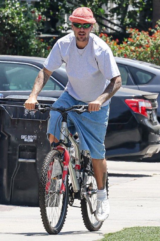 JBieberMedia's tweet photo. ⭑ Justin Bieber ┊ June 04, 2026 ⭑ https://t.co/DH6DLtUgie