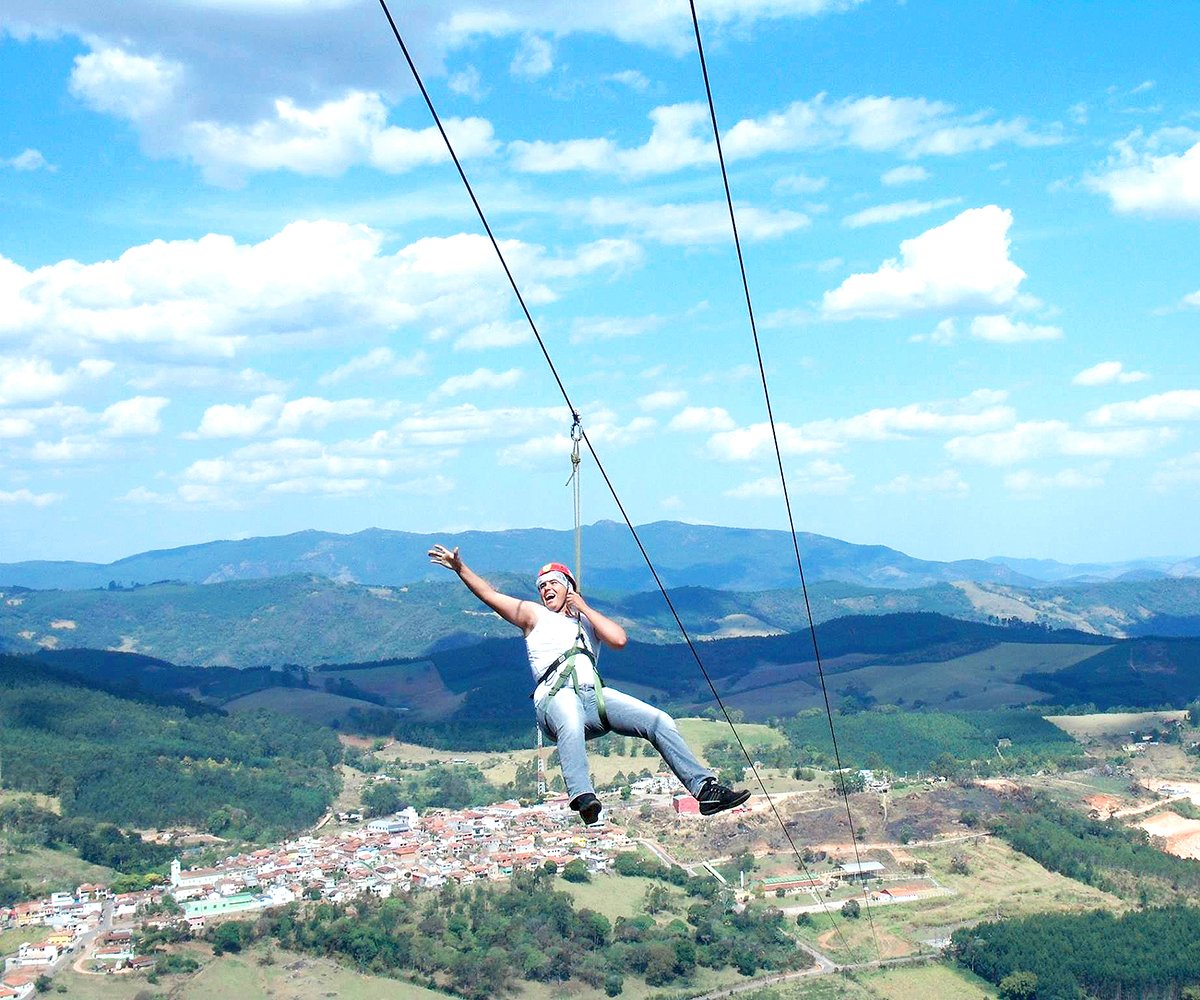 ecoturbr's tweet photo. MEGA TIROLESA de PEDRA BELA - 1 dia
Que tal um desafio radical em uma das maiores tirolesas do mundo, para começar bem 2023?
São 1.900m de extensão à 250m do chão, atingindo uma velocidade de até 107 Km/h! Mega adrenalina!
✅ Conheça o roteiro: https://t.co/dan3AlRMPV https://t.co/rCIIYIBNBJ