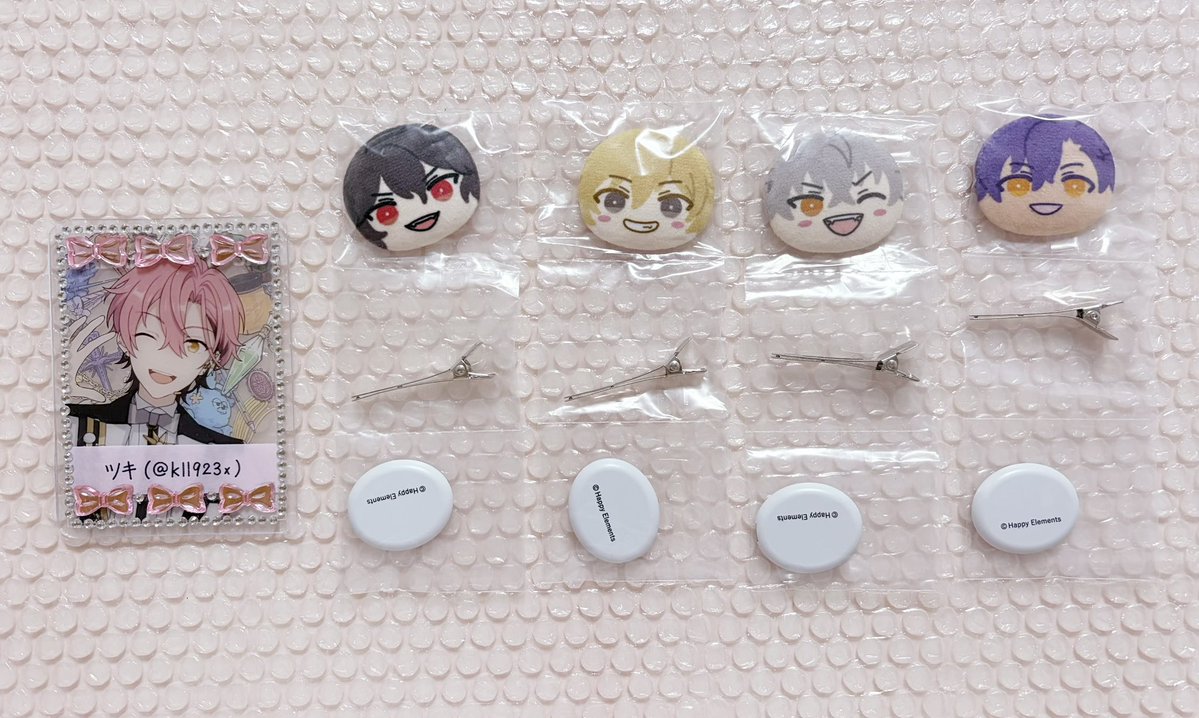 kll923x's tweet photo. 〈  交換 譲渡 買取  〉
あんスタ おまんじゅう前髪クリップ

譲  𖤐  UNDEAD 零 薫 晃牙 ✧アドニス

求  𖤐  同異種 舞珠 または ¥600/個 + 送料

交換譲渡に優劣無し
譲渡は 4点まとめて ＞ ✧含むお取引 希望

お気軽にお声がけください ♬.*˚ https://t.co/emwEKqf8la