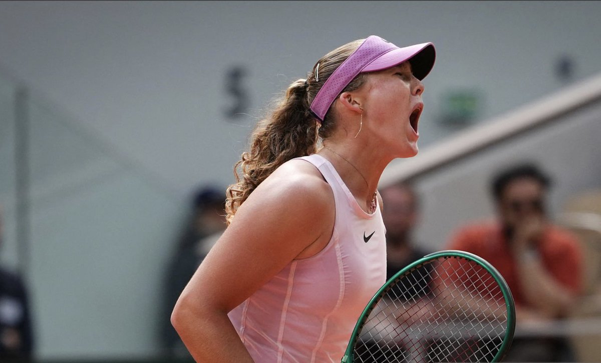 josemorgado's tweet photo. 19 year old Mirra Andreeva easily beats Marta Kostyuk 6-1, 6-3 to reach her first Grand Slam final at #RolandGarros.

Great performance. https://t.co/dXYM5dxAWF