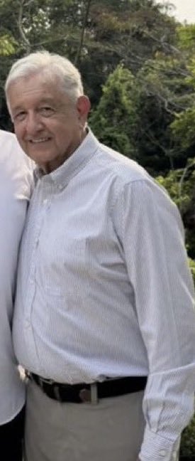 luzelenachavez8's tweet photo. El mensaje de @lopezobrador_ es, parafraseando, como el del hombre infiel que es descubierto y primero miente, luego contra ataca y al final chilla pidiendo otra oportunidad. Es, en pocas palabras, un grito desesperado de un expresidente que siente que el agua ya le llega al cuello y, suplica entre recuerdos de buenos momentos, que regrese el bondadoso y amoroso @realDonaldTrump que hasta le pidió consejos y asesorías gratis. 

¿Enloqueció?

Este largo mensaje de López Obrador es, como lo dije el domingo, el mismo que dio @Claudiashein en el Monumento a la Revolución: bravucón, golpeador y deshonesto. Es el mismo discurso que utilizó cuando estuvo en Palacio Nacional echándole la culpa de sus malas acciones a todos, principalmente a los opositores de la derecha, para victimizarse ante sus fanáticos. 

En el terror psicológico en el que vive en “La Chingada”, cometió un error garrafal que, seguramente tendrá consecuencias para su amada sucesora y para todos los narco morenistas que andan como las cucarachas:  corriendo para no ser pisadas. 

López Obrador insultó la inteligencia de Trump diciéndole que es un presidente débil y manipulable, que se deja guiar por sus funcionarios, se referirá a @SecRubio, por sus fanáticos consejeros que buscan imponer un gobierno en México entreguista. En pocas palabras lo llamó decadente, tonto, ignorante y viejo. 

López Obrador recurrió a todo con tal de detener las acciones emprendidas por Trump: de los buenos momentos de “paz y amor” entre ambos, pasó al halago y luego al insulto disparando calificativos a todos los integrantes del gabinete que sólo muestran el grado de locura criminal en la que está el tabasqueño. 

No soportó saber que dos gobernadores más, sobre todo Alfonso Durazo, el presidente del Consejo  Nacional de Morena y gobernador de Sonora esté siendo investigado como Rubén Rocha Moya. No lo soportó porque Durazo fue su “García Luna” que ejecutó con obediencia la orden presidencial de no combatir a los grupos criminales que hoy, en voz de sus líderes, están desnudándolo por pactar con ellos su libre albedrío a cambio de cash y operación electoral para que ganara Sheinbaum. 

López Obrador puede mandar, como lo hace, a Claudia Sheinbaum, pero no tiene ni el cargo ni la calidad moral para indignarse y rogarle a Trump que regrese en su primera versión. 

No es Trump el que quedara en la historia como narco presidente, sino él, Andrés Manuel López Obrador quien decidió cambiar la gloria por el infierno. 

Al final de su vida su epitafio lo dirá todo: “Aquí ya descansa el Capo del Bienestar de los Cárteles de las Drogas”.