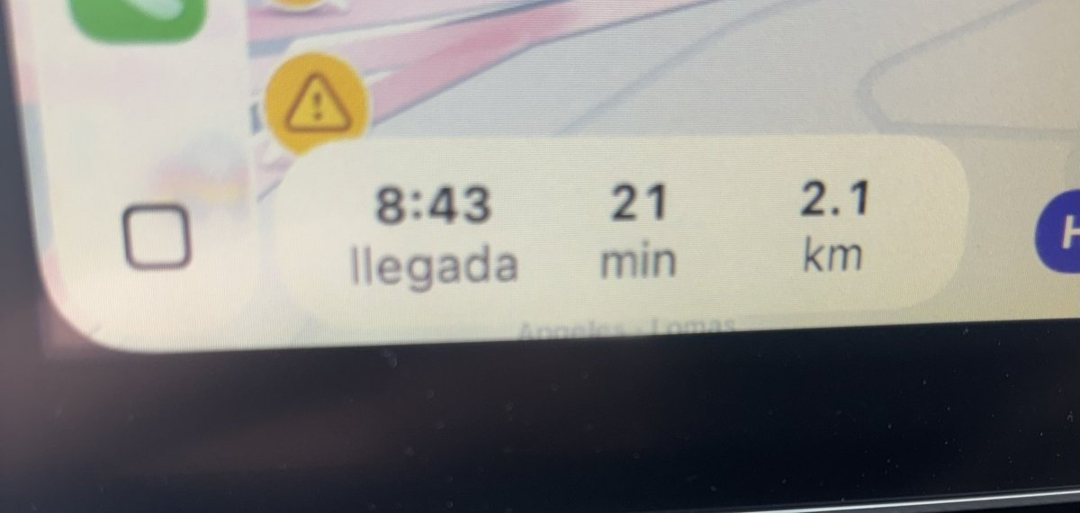 karof's tweet photo. Tramo de 2 km en el que debería hacer 3 minutos en coche, se hacen 21 minutos. Bien. 

Buenos días. https://t.co/TqJtHISIat