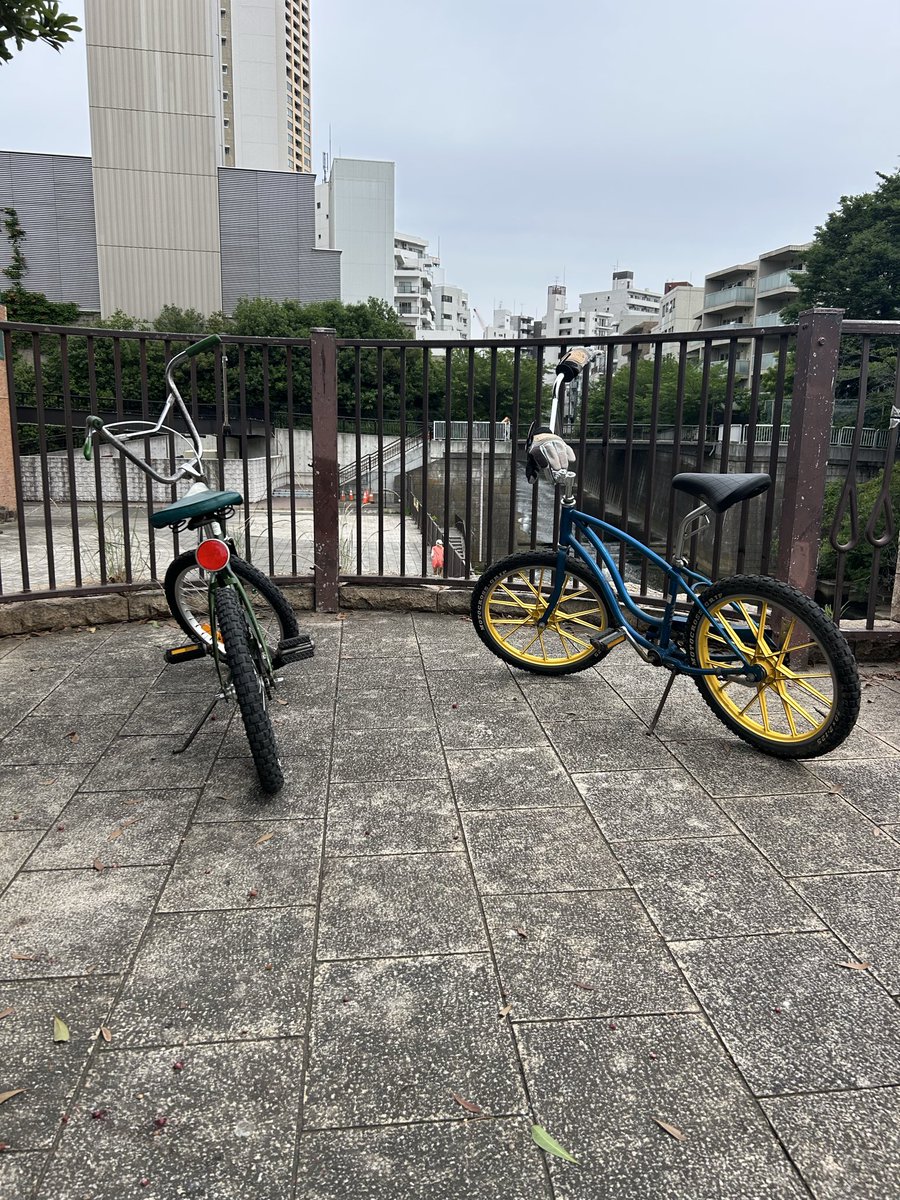 power106deka's tweet photo. #これを見た人は2ショットを貼れ

先日中目黒フナイリバで行われた✨happy bike meeting✨とstreet car nationalsでの一コマです😊だいたい後輩君の80と連んでます😅

皆様お休みなさい😪 https://t.co/9E5oNs7lD0