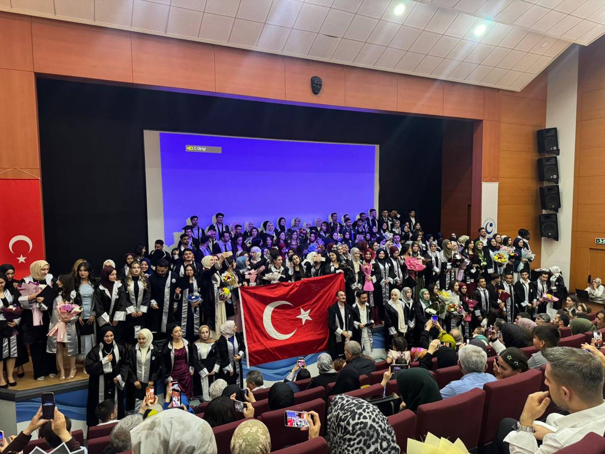 adyuegitim's tweet photo. 2025-2026 Eğitim Fakültesi Yemin Töreni 
Adıyaman Üniversitesi Eğitim Fakültesi tarafından mezuniyet sürecindeki öğretmen adayları için Öğretmenlik Andı Töreni düzenlendi. https://t.co/mCzsqzqV3I