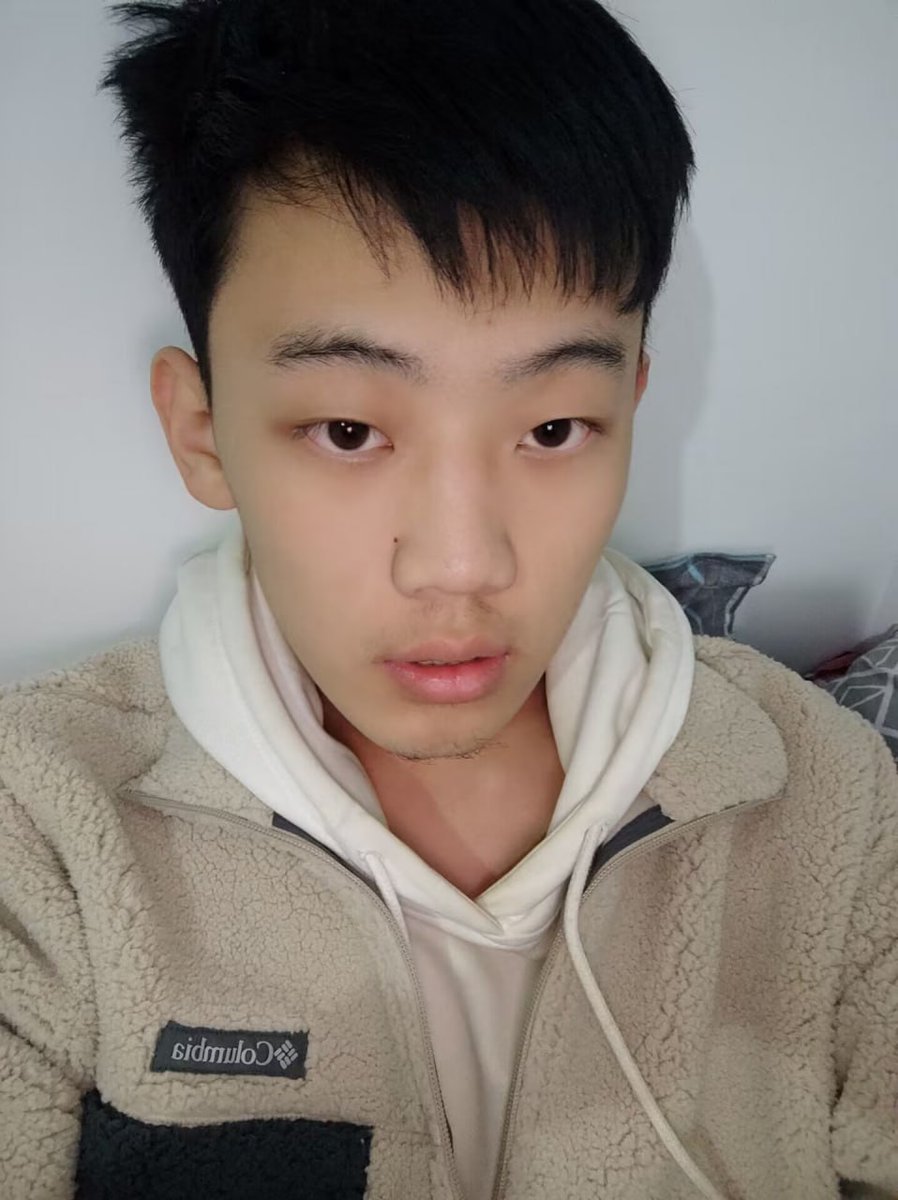 terror886's tweet photo. 立冬补冬，他们炖了药膳鸡男初。满屋香气里，顾淮翻看老照片，正太弟弟林夏核对食谱。一个回忆过去，一个规划未来，而此��就是过去正太资源与未来的交汇点。
看预览，联系方式在https://t.co/2mw2Xgfar3 https://t.co/DuZ1JWTyOj