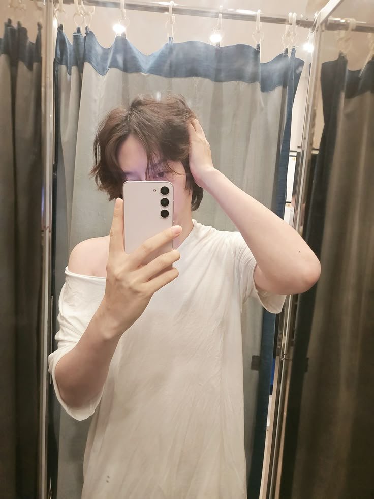angel ☆ seeing 83z in sg ✨️🔜 tweet media