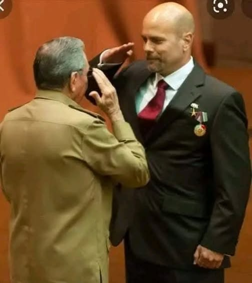 JorgeSutil2's tweet photo. Muchas felicidades #CubaEstáFirme #LaPatriaSeDefiende https://t.co/bXItC49DX5