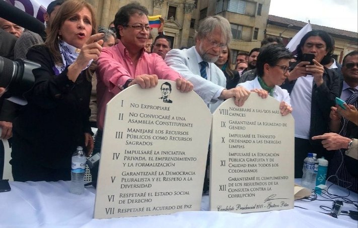 lexcanoc's tweet photo. @BluRadioCo @petrogustavo una imagen vale más que mil palabras https://t.co/uTny8b4amD