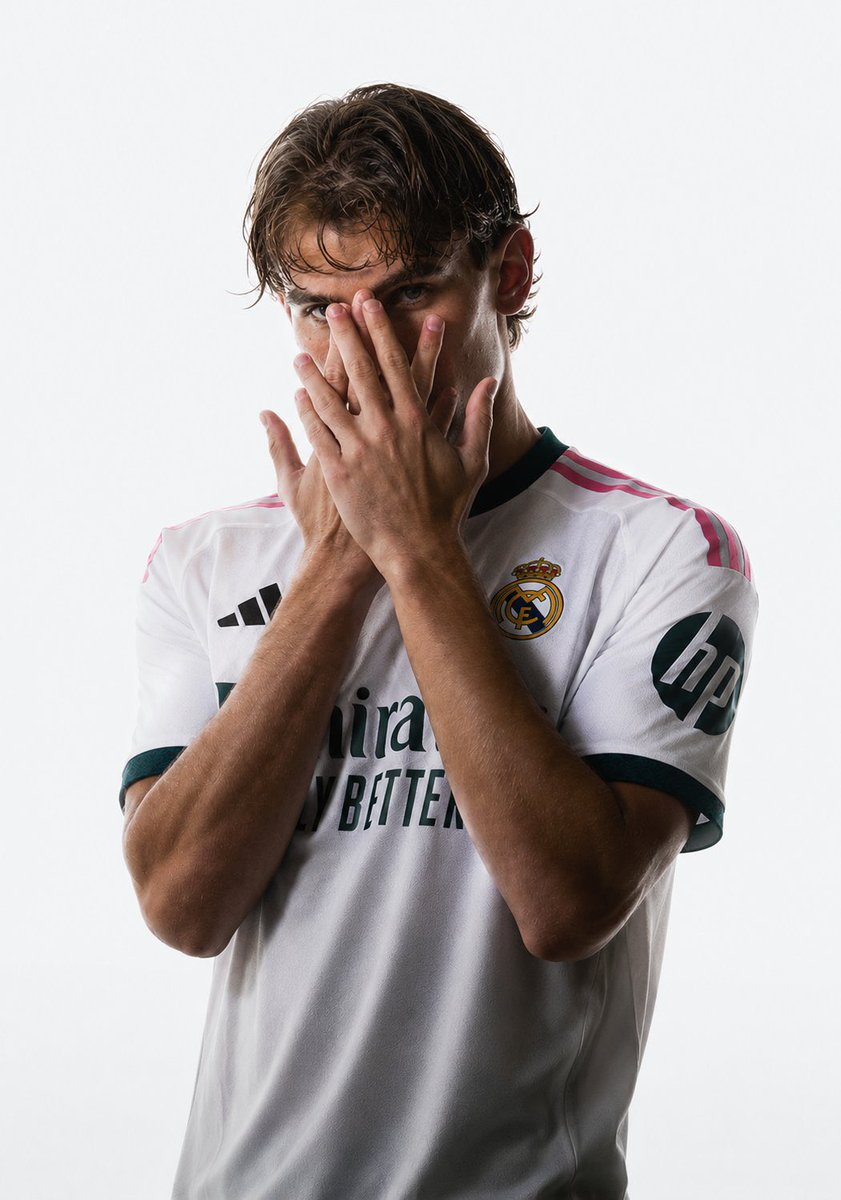 JotinhoRM's tweet photo. 🚨🚨 NICO PAZ CON LA NUEVA EQUIPACIÓN DEL REAL MADRID.

¡Qué auténtica locura! https://t.co/ohvTZrcL5U