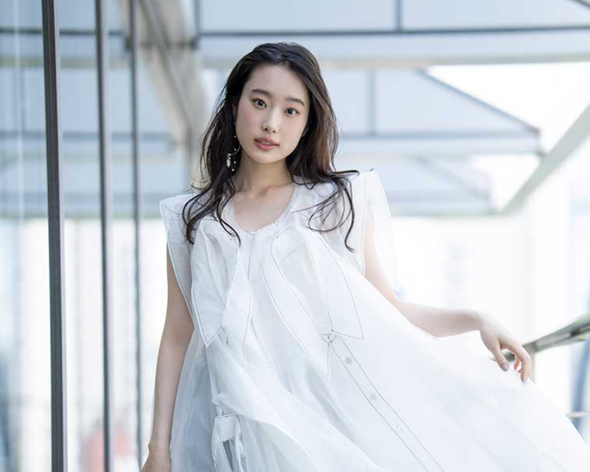 ma_sa5's tweet photo. #倉沢杏菜 さん。白いドレスでencountのインタビュー。
この３年間の成長の軌跡を語ってくれています。ナオキの頃からあっという間に大きく成長しました。大物の予感しかしません。

@anna_kurasawa_のInstagram投稿をチェック https://t.co/mqb5CitoOi https://t.co/nCUPGYEw6O