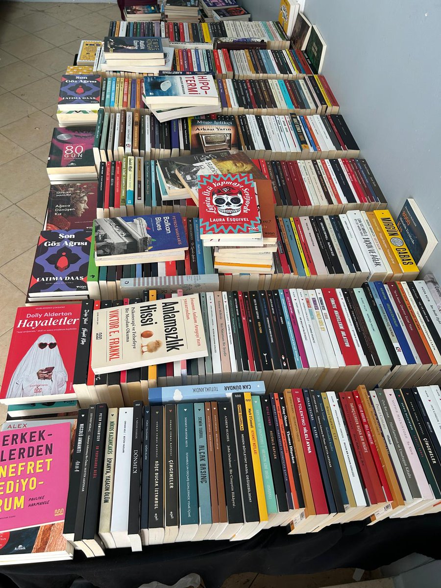 hermessahaf's tweet photo. Yeni kampanya, 3. kitap şenliği!
İki bine yakın kitap aldım, sıfır, hemen hepsi Can Yay. baskıları. 
5-6-7 Haziran tarihlerinde %40 ile %60 arası indirimlerle satışa sunuyorum.
Kitaplar hazır, tezgâhları hazırladım; ilgilileri dükkâna bekler, gelemeseniz de bir RT'nizi alırım:) https://t.co/CwW1eWwLVL