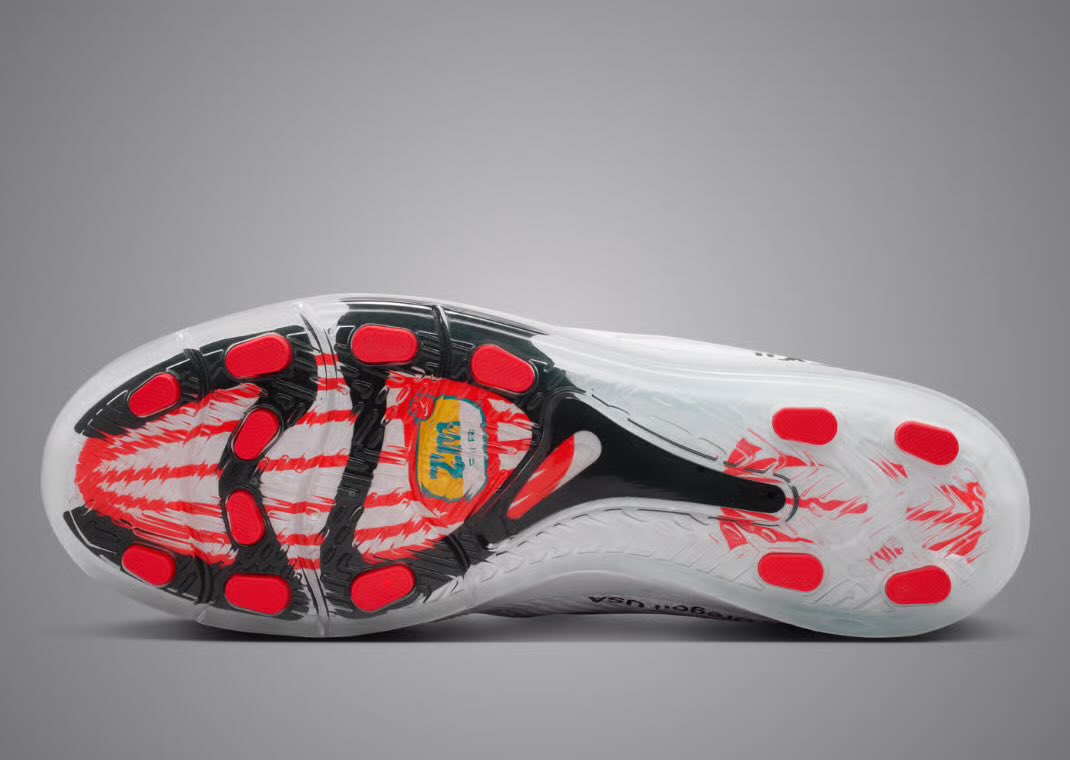 OFFICIAL LOOK: Virgil Abloh Archive x Nike Cryoshot Zoom M9