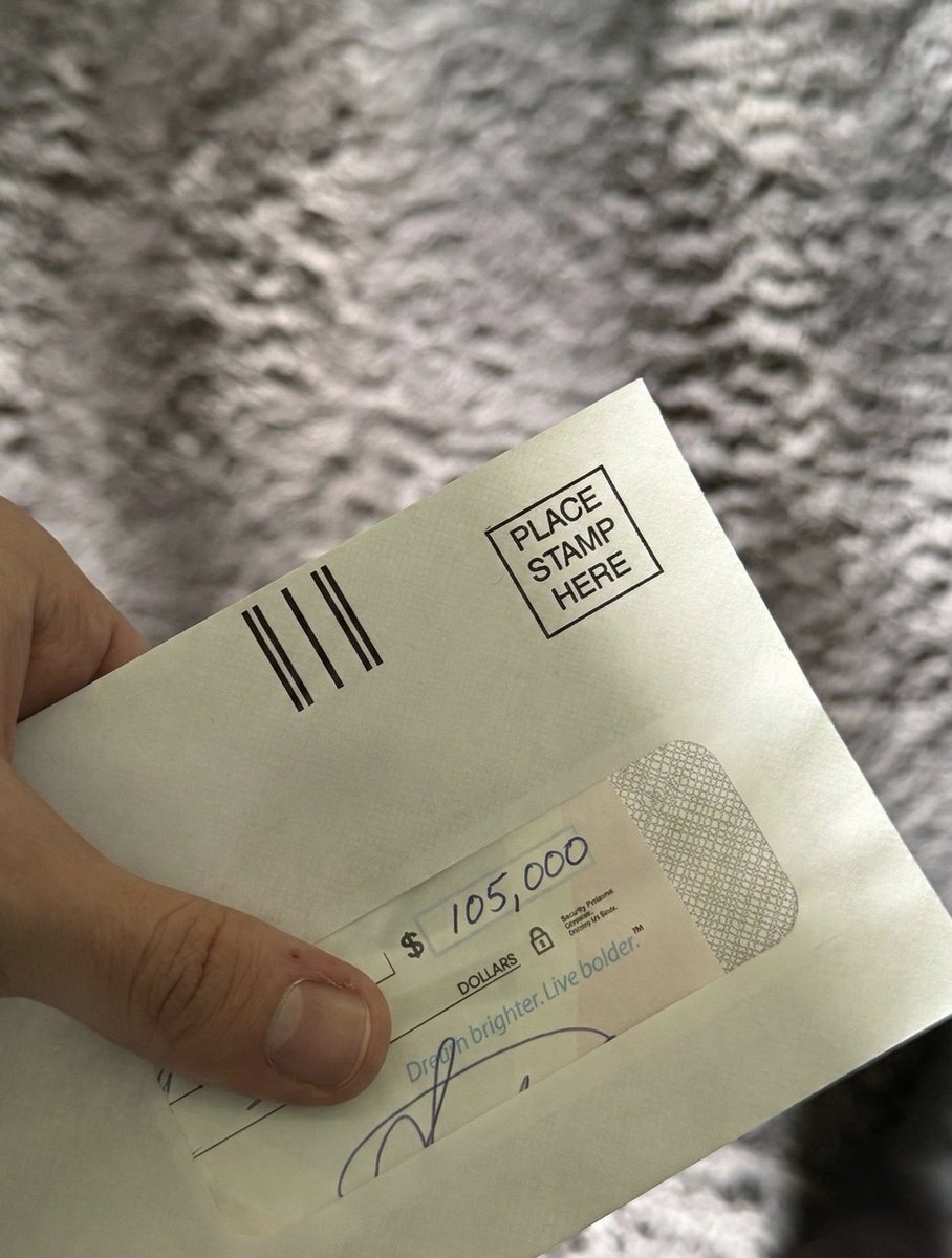 macrosboy's tweet photo. Acabo de cobrar un cheque por $105,000.

¿Cuál es la compra más inteligente que se puede hacer con ese dinero? https://t.co/9XlolaBGct