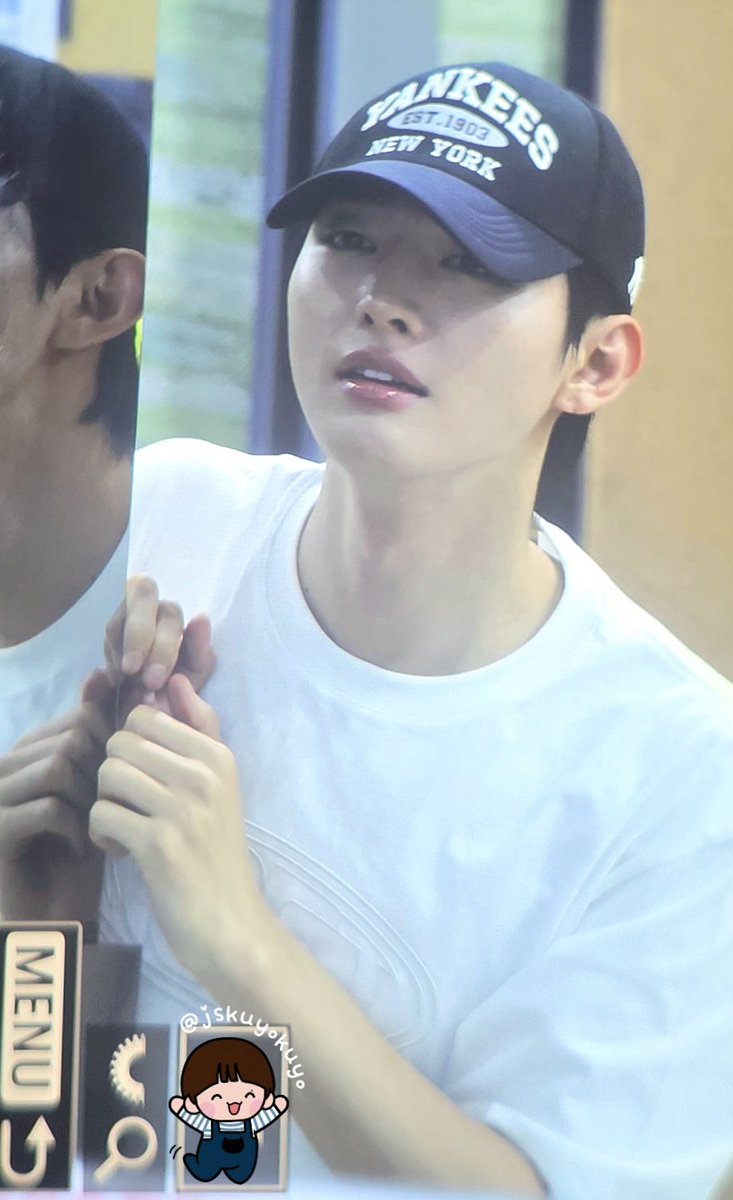 jskuyokuyo's tweet photo. 260604
그렇게 쳐다보면 설렐 수밖에 없잖아😚
#윤지성 #YoonJisung https://t.co/VRfyiGkjq7