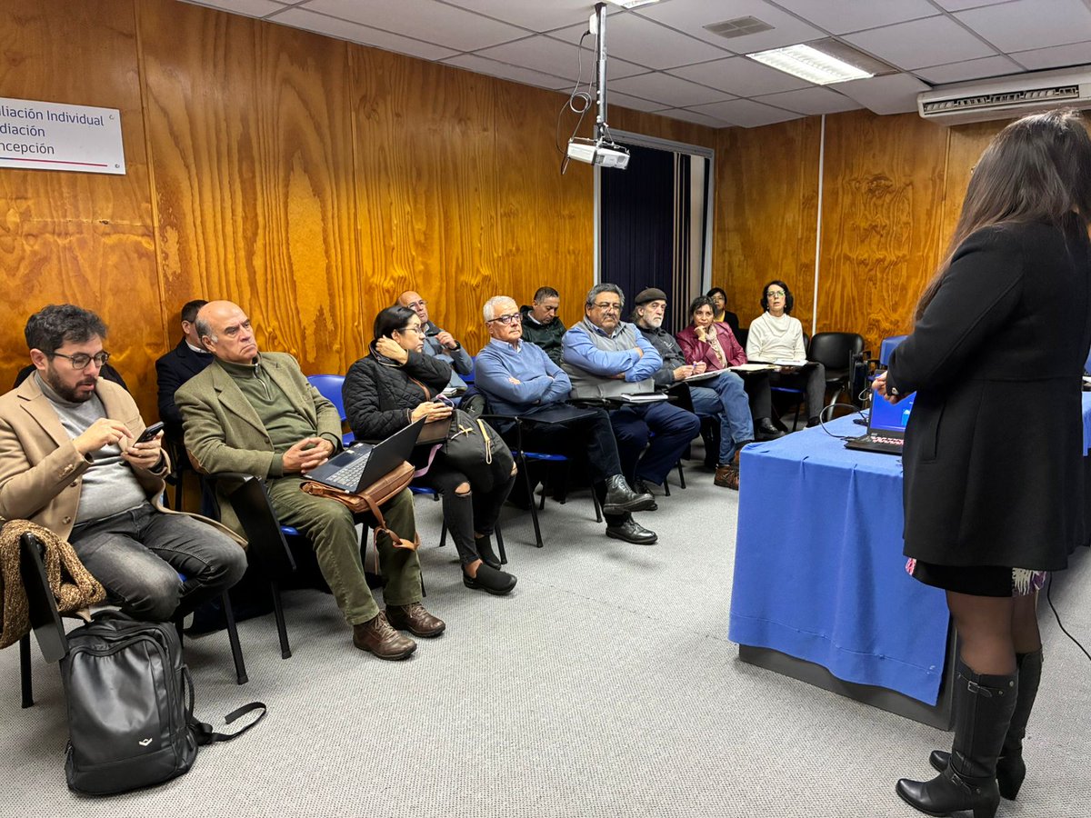 drt_biobio's tweet photo. Consejo Tripartito Regional de Usuarios #CTRU #Biobío realiza actividad de revisión y análisis de principales resultados y datos proporcionados por @OLBiobio
También se conversó sobre contingencia regional y nuevas plataformas de la @DirecDelTrabajo https://t.co/2k3b0lbFe8
