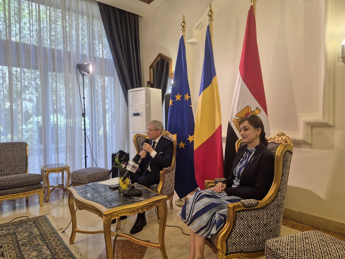 CiolosDacian's tweet photo. Conférence de presse au Caire 🇪🇬. Ma vision pour la #Francophonie en 4 priorités: 1️⃣ #Afrique au cœur, tous les membres impliqués 2️⃣Plus utile aux citoyens 3️⃣Le français, langue d'opportunités pour les jeunes 4️⃣Une #Francophonie économique plus puissante. Merci aux journalistes🙏 https://t.co/fxcGfIzKwY