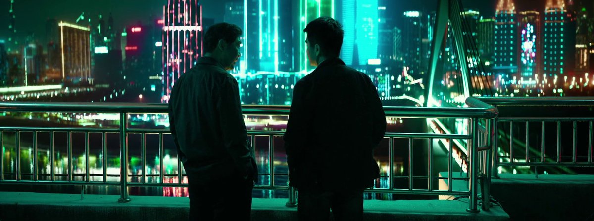 AlbertoAbuin's tweet photo. Zhang Yimou construye un thriller (UNDER THE LIGHT, 2023), precedente de la excelente LA LEYENDA DEL RÍO ROJO (2023), sobre traiciones y secretos bien guardados bajo la aparente brillantez de la gran ciudad, un personaje más. Una emocionante y violenta partida de ajedrez. https://t.co/uEwYd2pe9j