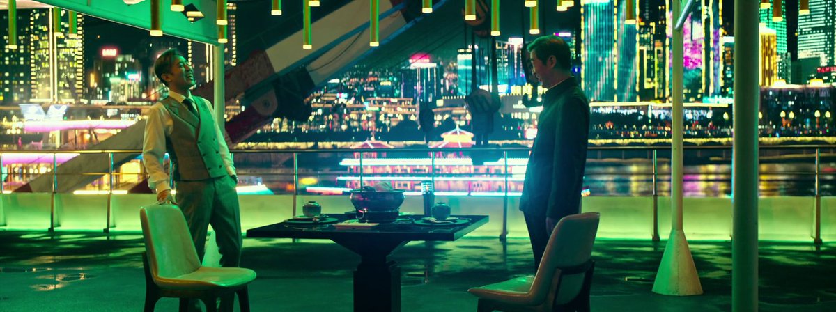 AlbertoAbuin's tweet photo. Zhang Yimou construye un thriller (UNDER THE LIGHT, 2023), precedente de la excelente LA LEYENDA DEL RÍO ROJO (2023), sobre traiciones y secretos bien guardados bajo la aparente brillantez de la gran ciudad, un personaje más. Una emocionante y violenta partida de ajedrez. https://t.co/uEwYd2pe9j