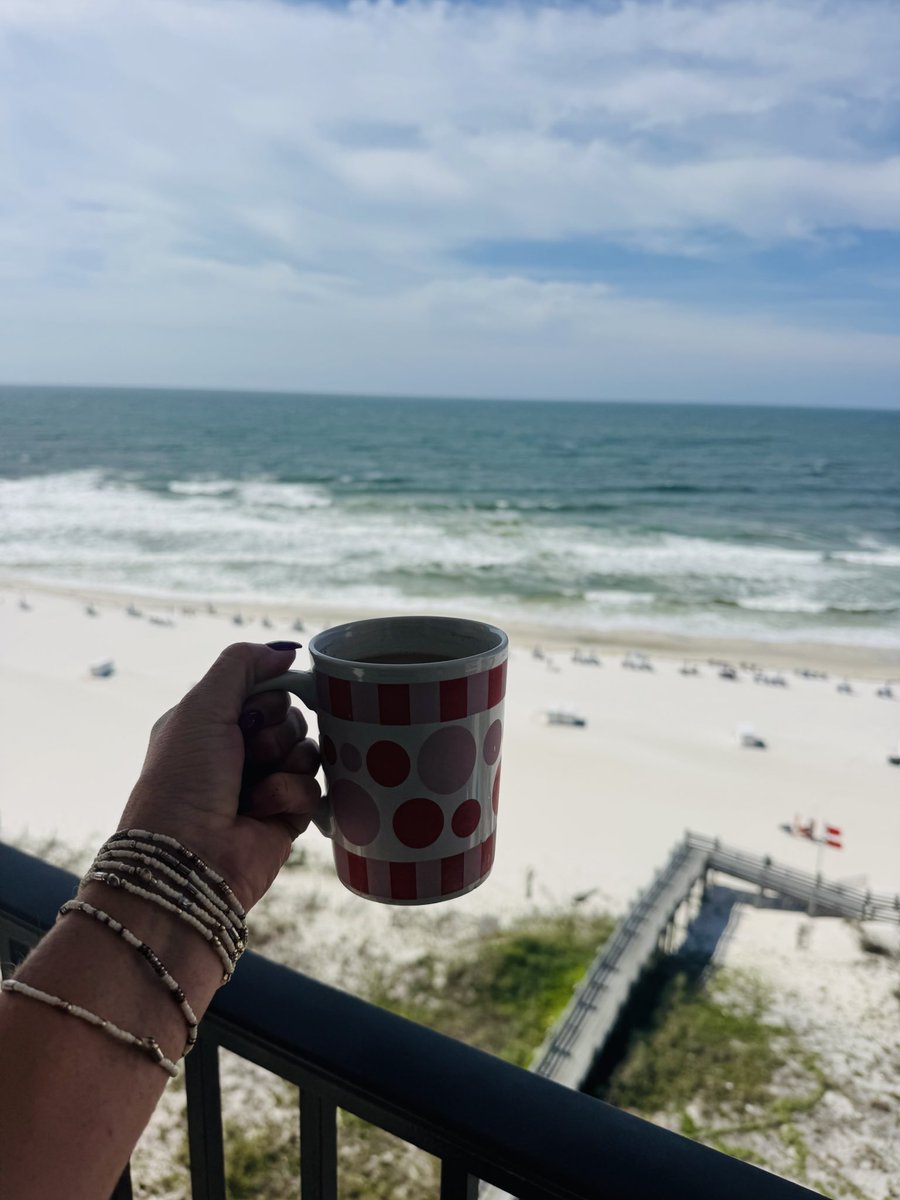 MeganMartinATL's tweet photo. There are not many things better than waking up to the sound of waves crashing and breathing in that ocean air. https://t.co/Tq3jpte0C6