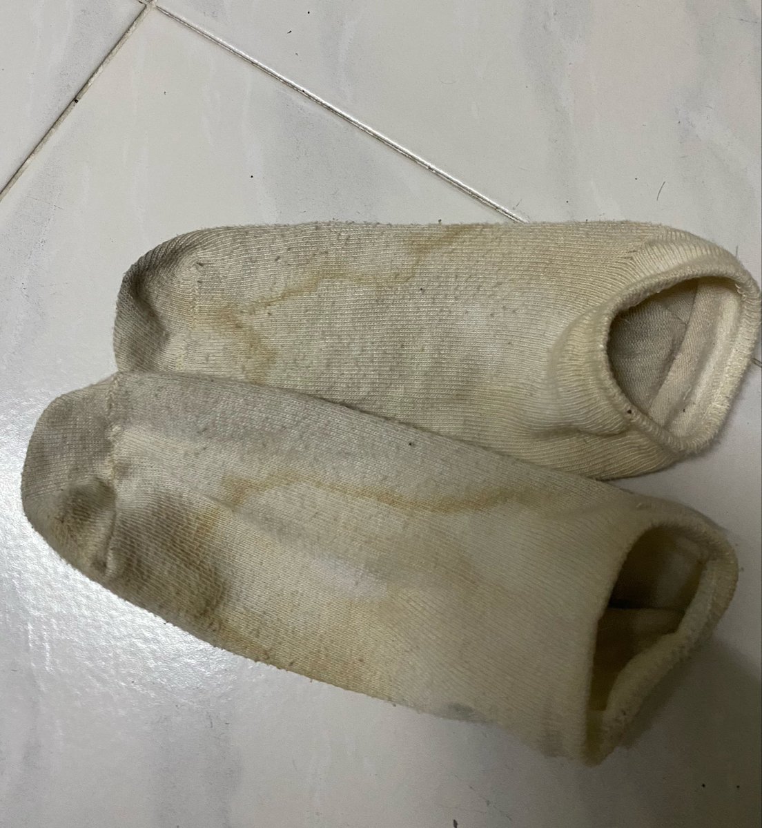 someinalone's tweet photo. เน่ามาก กรี๊ดดด อันนี้ขนาดพึ่งถอดนะ #ทาสเท้า #ถุงเท้าใช้แล้ว https://t.co/wMSnRFrkcW