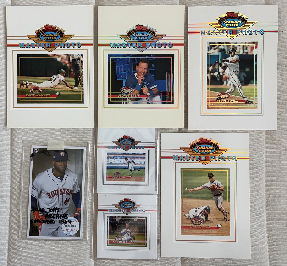 Foustma2's tweet photo. @ThatDude_Hut @LICbreaks Lot of oversized cards. $25 shipped.  Includes Pinnacle photo sample of Cal Ripken. https://t.co/jLSCjBd0YG