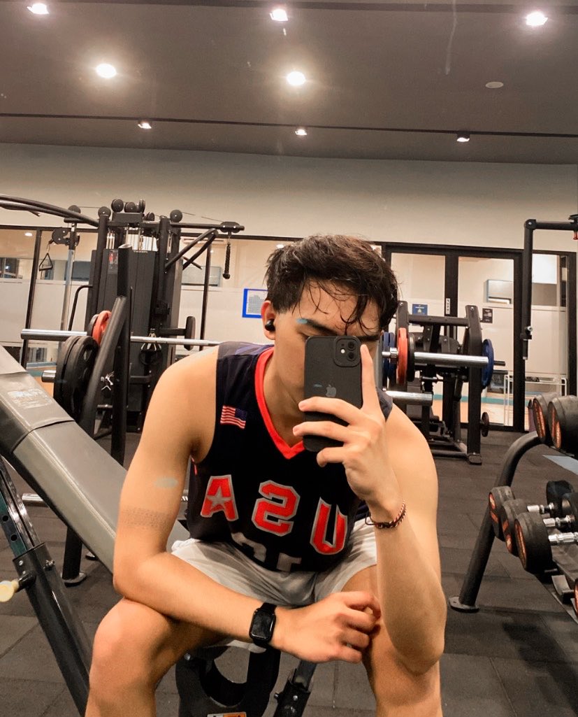 doimucenah's tweet photo. Gym raats! Drop your gym transformation from Day 1 vs Today. Let me start:
DAY 1                                   TODAY https://t.co/OpXq0vZMlQ