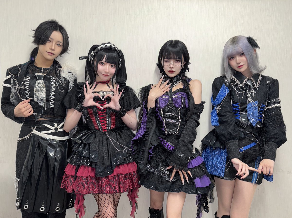 Adamth_official's tweet photo. ✝︎ HYPE IDOL! DX / 人間標本 ✝︎

本日もお越しくださり有難う御座いました
2回し、1日中一緒にいられたね♩

次は6大都市ツアー初日東京編にて
皆様お逢いしましょう

next ▶︎ 06.06 AdamLilith6大都市ツアー 『HEXAGRAM』 https://t.co/RjnTGZJocJ