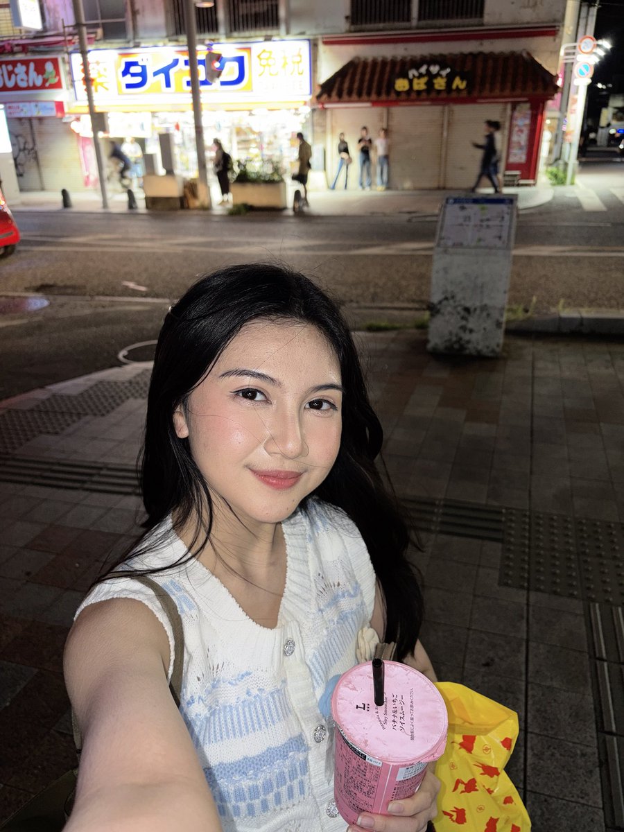 AR_AnindyaJKT48's tweet photo. akuuu udaahh upload new petite vlooogggg https://t.co/VAze3tQmOj