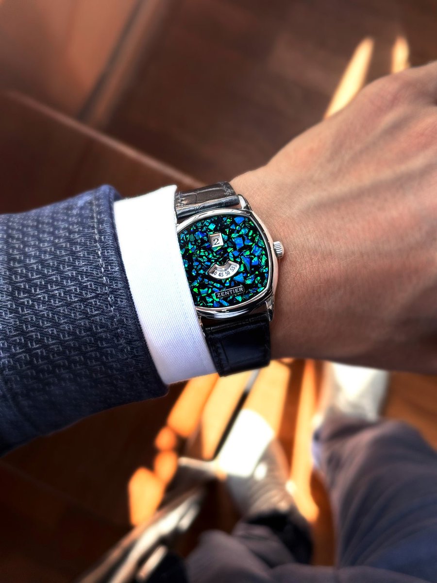 etginlik's tweet photo. Gözleri üstüne çekmek isteyen beyler için:

▬ 90 bin TL'lik fiyatıyla Zentier Sauté Mosaic Black Opal https://t.co/mGq2Ozkrrs