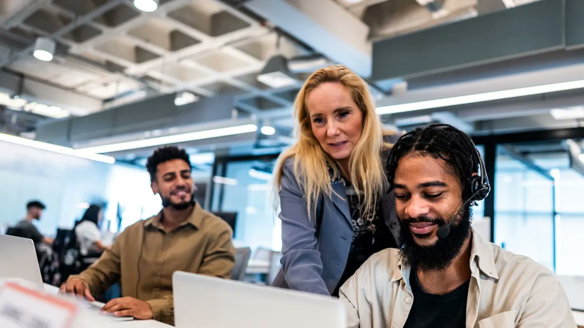 AccessCX's tweet photo. How better training keeps contact center agents from quitting https://t.co/fJ2J0M0l1l #ai #CX https://t.co/hsjSqkdT48