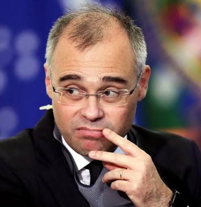 SergioAJBarrett's tweet photo. Mas Por Qual Razão Será Que O André Mendonça, Indicado Pelo GOLPISTA PRESO, Foi Rápido Em Investigar O Filho Do LULA, Mas ATÉ AGORA NÃO Quebrou Os SIGILOS BANCÁRIOS Do Flávio E Do Eduardo Bolsonaro, MESMO JÁ SABENDO HÁ MESES DA SUA LIGAÇÃO COM O Vorcaro? https://t.co/aIEC57uGqg