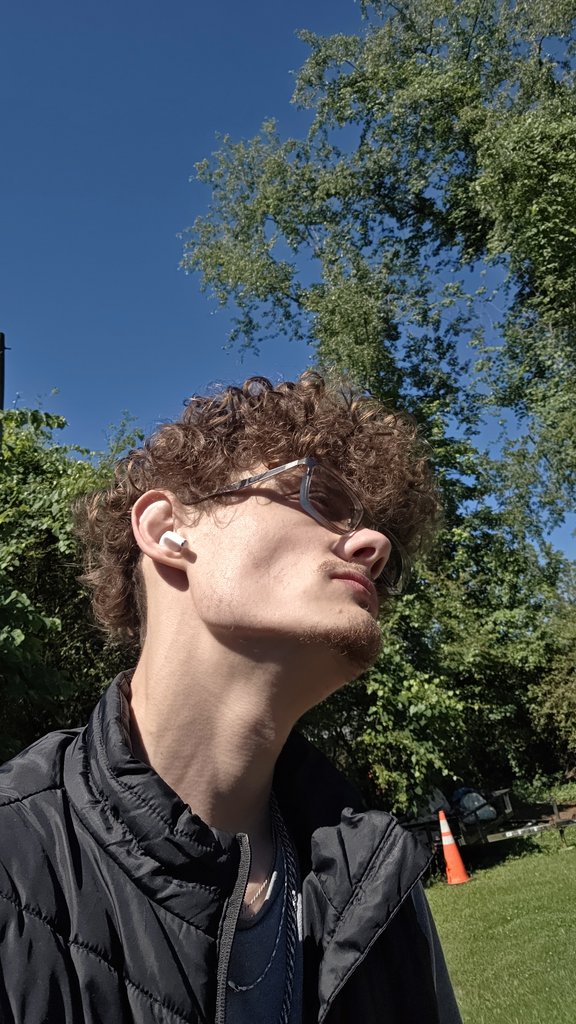 newkidapallo's tweet photo. New Haircut 😁 https://t.co/79387DxjrX