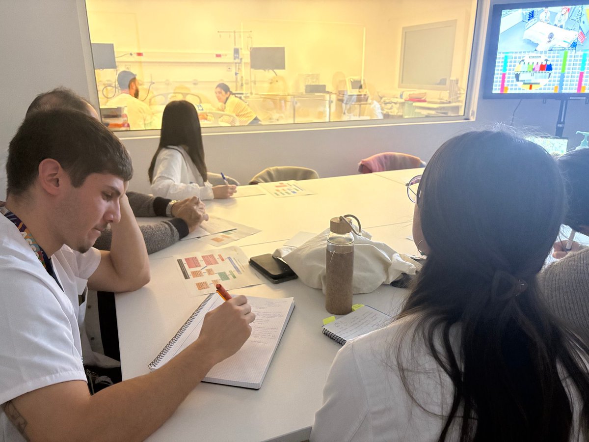 vallhebron's tweet photo. L’equip de Treball Social Sanitari i el Centre de @SimulacioVH de #VallHebron han publicat a la revista  Educación Médica un estudi pioner a l'Estat sobre l’impacte de la simulació en aquest àmbit.

La recerca mostra que la simulació contribueix a millorar la confiança professional, el raonament diagnòstic social, la presa de decisions i la cohesió dels equips interdisciplinaris en situacions d’alta complexitat social, com les violències masclistes, les violències en la infància o les altes hospitalàries conflictives.

📖 Llegeix la notícia completa https://t.co/3nLWSDp9GR…