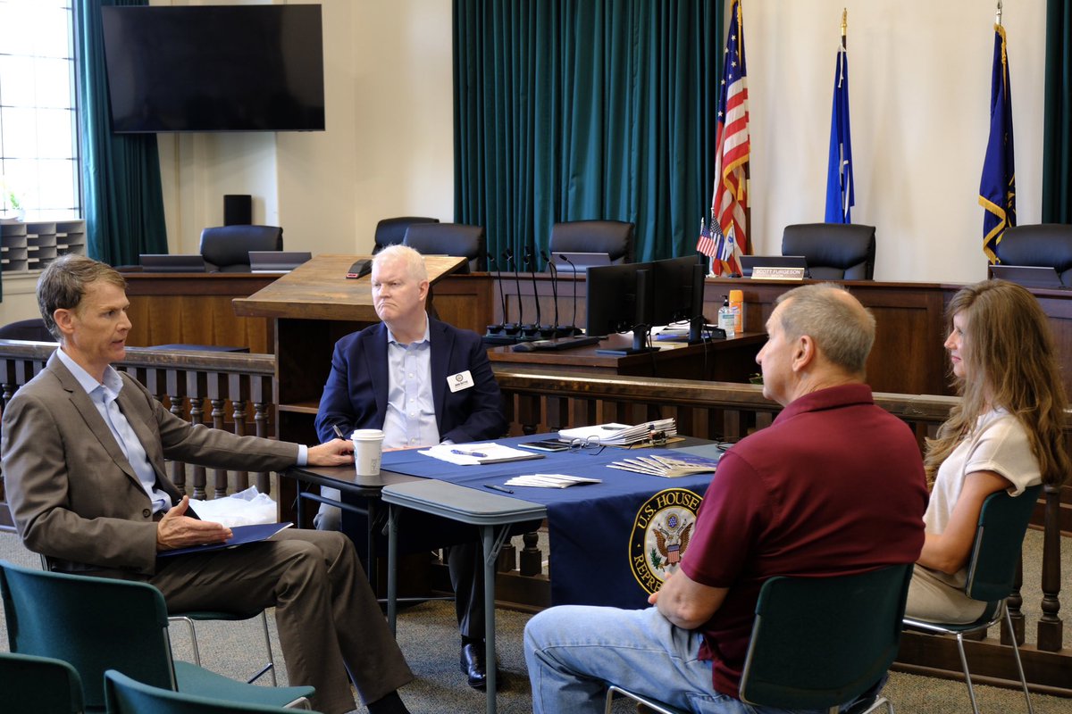 RepShreve's tweet photo. I joined our Shelbyville Mobile Office Hours last week to hear directly from constituents about the issues on their minds.

My team and I are here to listen, answer questions, and help Hoosiers cut through federal paperwork when they need it. #IN06 https://t.co/ZTiMH3nStq