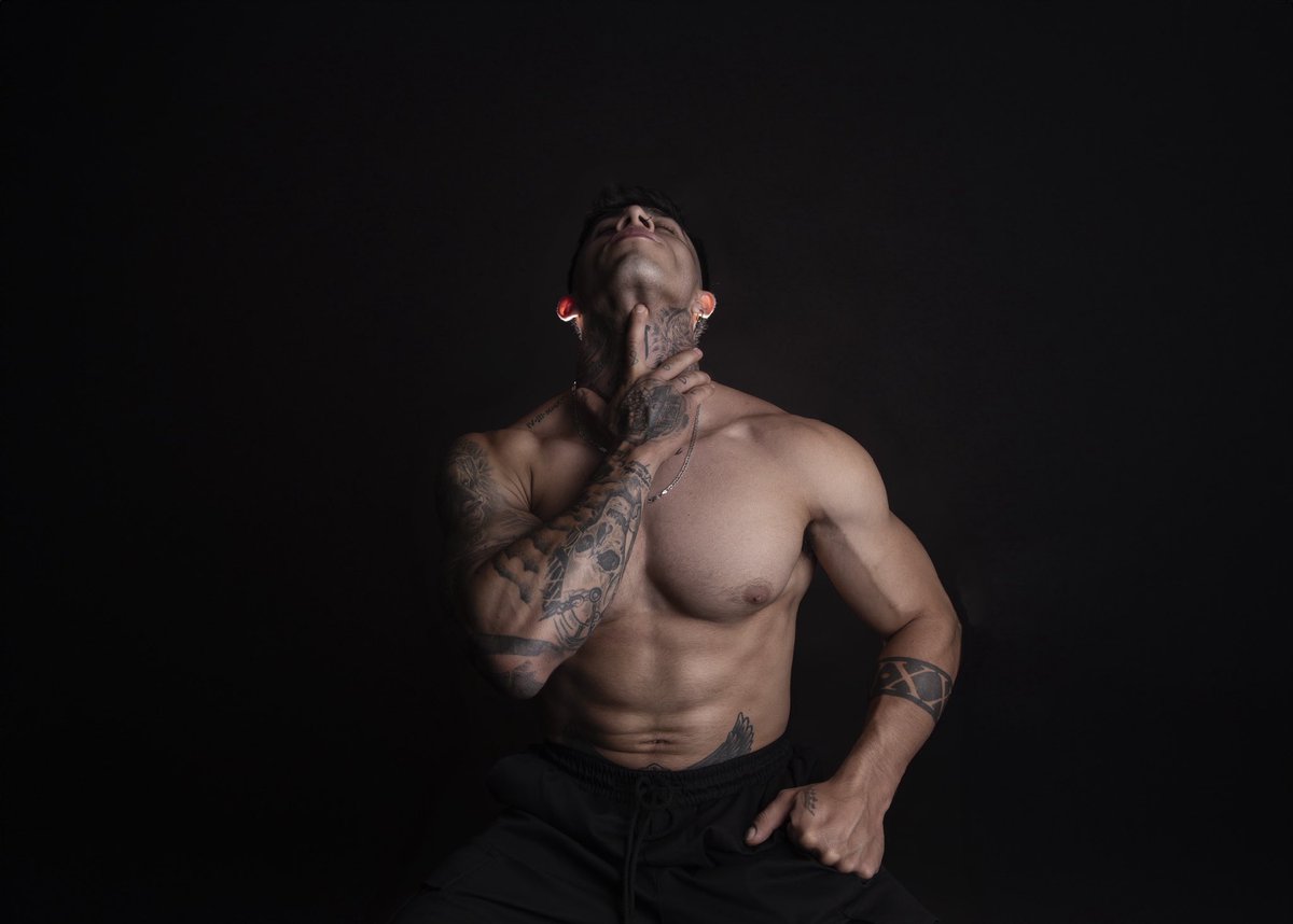 GioMalo_69's tweet photo. Nada mal eh 😮💨
#Fitness #GymLife #Aesthetic #Tattooed #FitnessModel #ModoDiablo #Fuego #GymMotivation https://t.co/mUzdrapfNR
