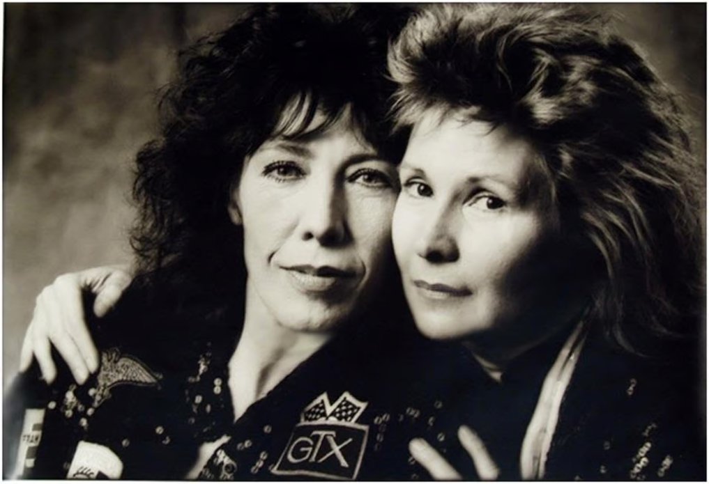 6B_4T_GSL's tweet photo. Lily Tomlin (actress) and Jane Wagner.
Together for over 55 years!!!!
Started dating in 1971 and got married in 2013 https://t.co/kf7A6xct27