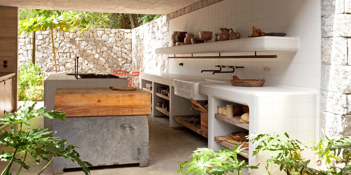 NaplesParadiseT's tweet photo. The 3 Outdoor Kitchen Trends Designers Say Are Taking Over https://t.co/pvxOWijanX https://t.co/Nkb3iYwRUP