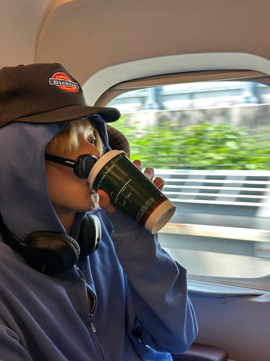 zero_913's tweet photo. 분위기 차이 봐 ㅋㅋㅋㅋㅋ
동생이랑 찍을 때                       인스타용 https://t.co/2GYVgAWach