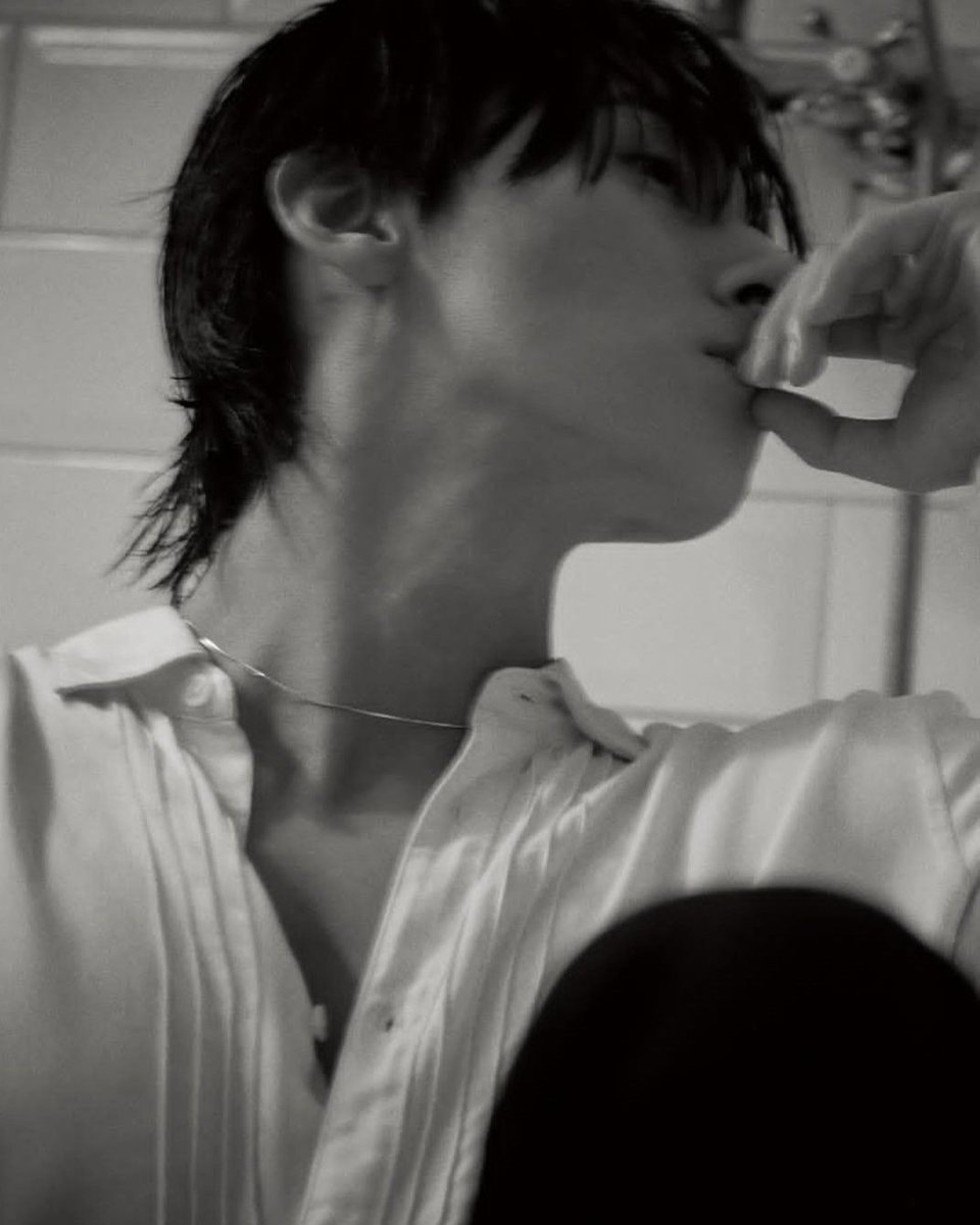 imnameiris's tweet photo. #아이엠 ; i miss my hot wolfiee🩶 https://t.co/L8dbFVdYcs