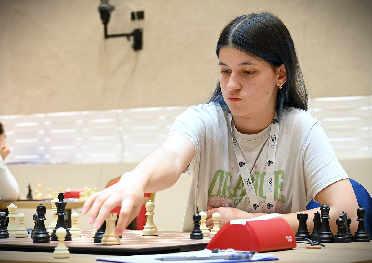 ECUonline's tweet photo. Anastasiia Hnatyshyn 🇺🇦 shines again! #chess #ewcc2026 🏆

The 15-year-old sensation from Ukraine defeated IM Eline Roebers 🇳🇱 in the penultimate 10th round of the European Women's Chess Championship 2026 to head into tomorrow's final round as the tournament's sole leader!

Anastasiia Hnatyshyn holds an outstanding score of 8.5/10 points. She has already secured an IM norm, a spot in the next FIDE Women's World Chess Cup, and she has gained 200 rating points in the tournament! 🙌👏