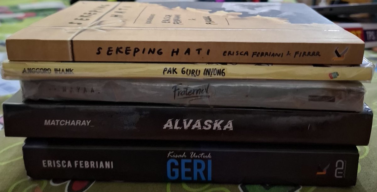 meilodyv's tweet photo. @basebuku wts novel only 10k/each, take all 37k 
yuu guys takee murce ^^ https://t.co/oizVCs6d0m