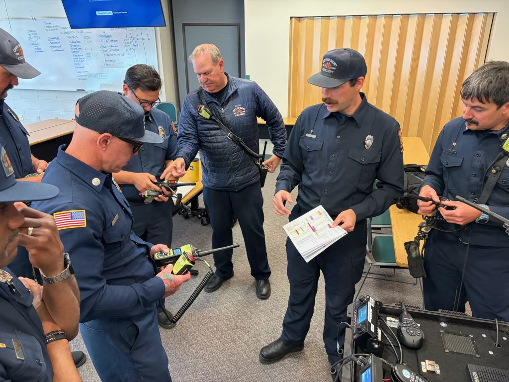 RenoFirefighter's tweet photo. Recently, 6 members of the Reno Fire Department completed an intense 40-hour Battalion Chief Academy —building knowledge, skills, and abilities for incident management, organizational leadership, and employee mentoring. Great work by all! https://t.co/qCRTYDfpgq
