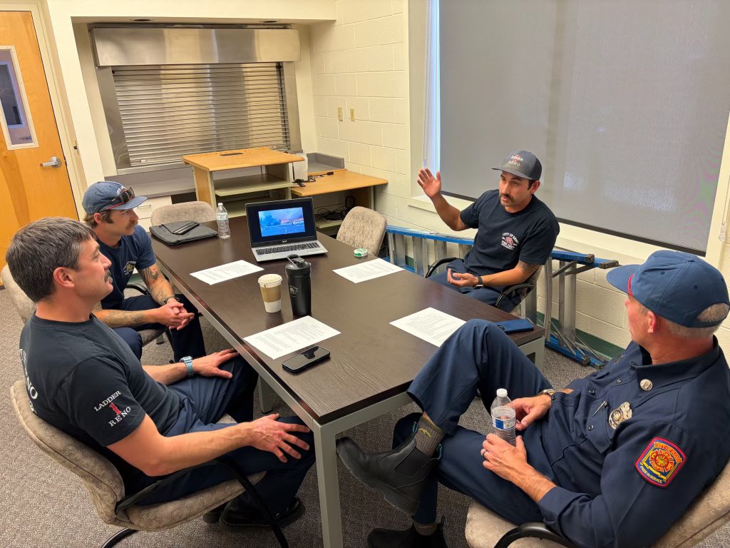 RenoFirefighter's tweet photo. Recently, 6 members of the Reno Fire Department completed an intense 40-hour Battalion Chief Academy —building knowledge, skills, and abilities for incident management, organizational leadership, and employee mentoring. Great work by all! https://t.co/qCRTYDfpgq