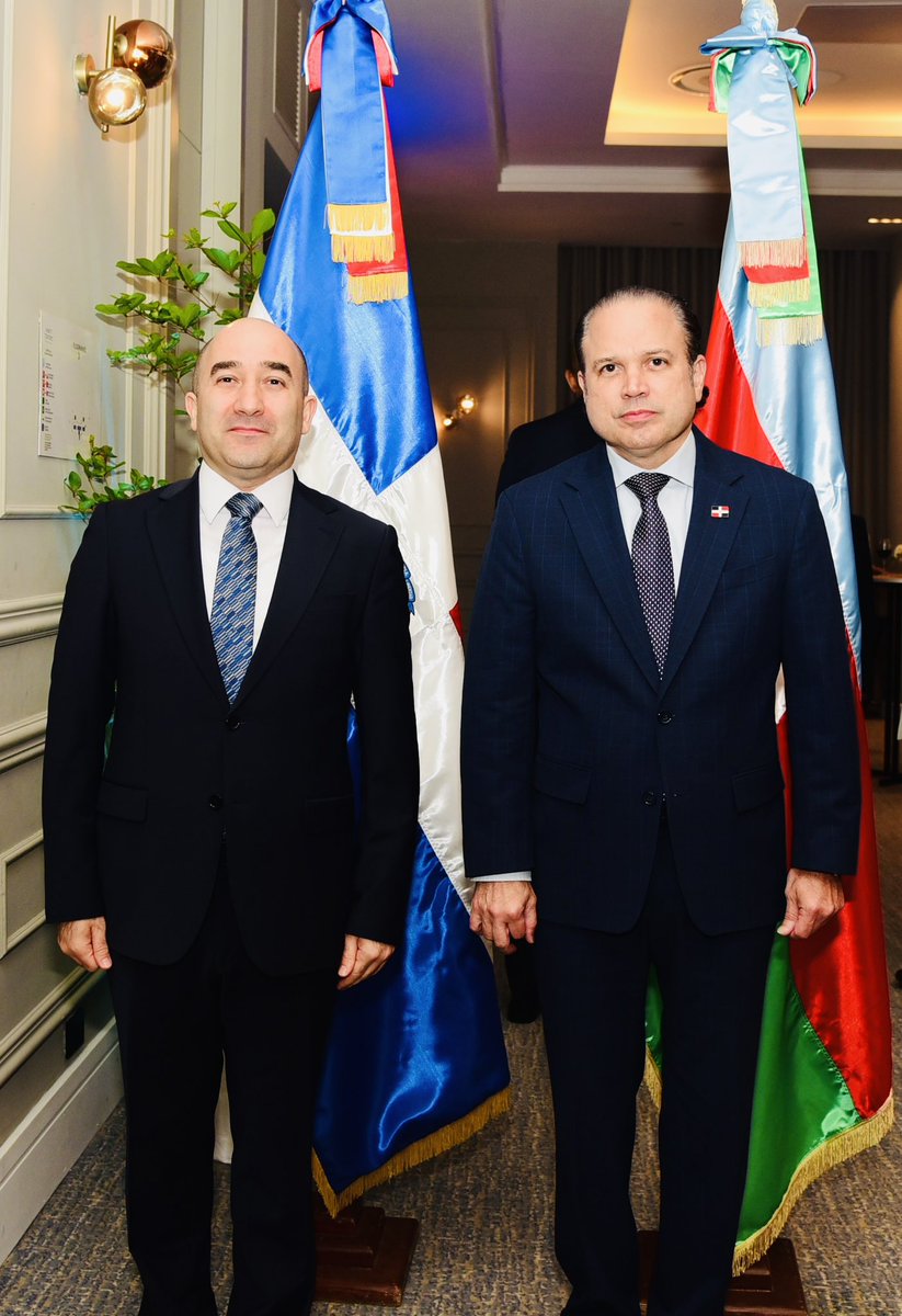 AzEmbCuba's tweet photo. Celebramos el Día de la Independencia de la República de Azerbaiyán en Santo Domingo, República Dominicana.

Expresamos nuestro más sincero agradecimiento al Viceministro de Relaciones Exteriores, S.E. Hugo Rivera @hugofrivera, a los distinguidos colegas de la Cancillería @MIREXRD, a los embajadores acreditados y a todos los participantes que nos acompañaron en esta ocasión tan significativa.

#MüstəqillikGünü