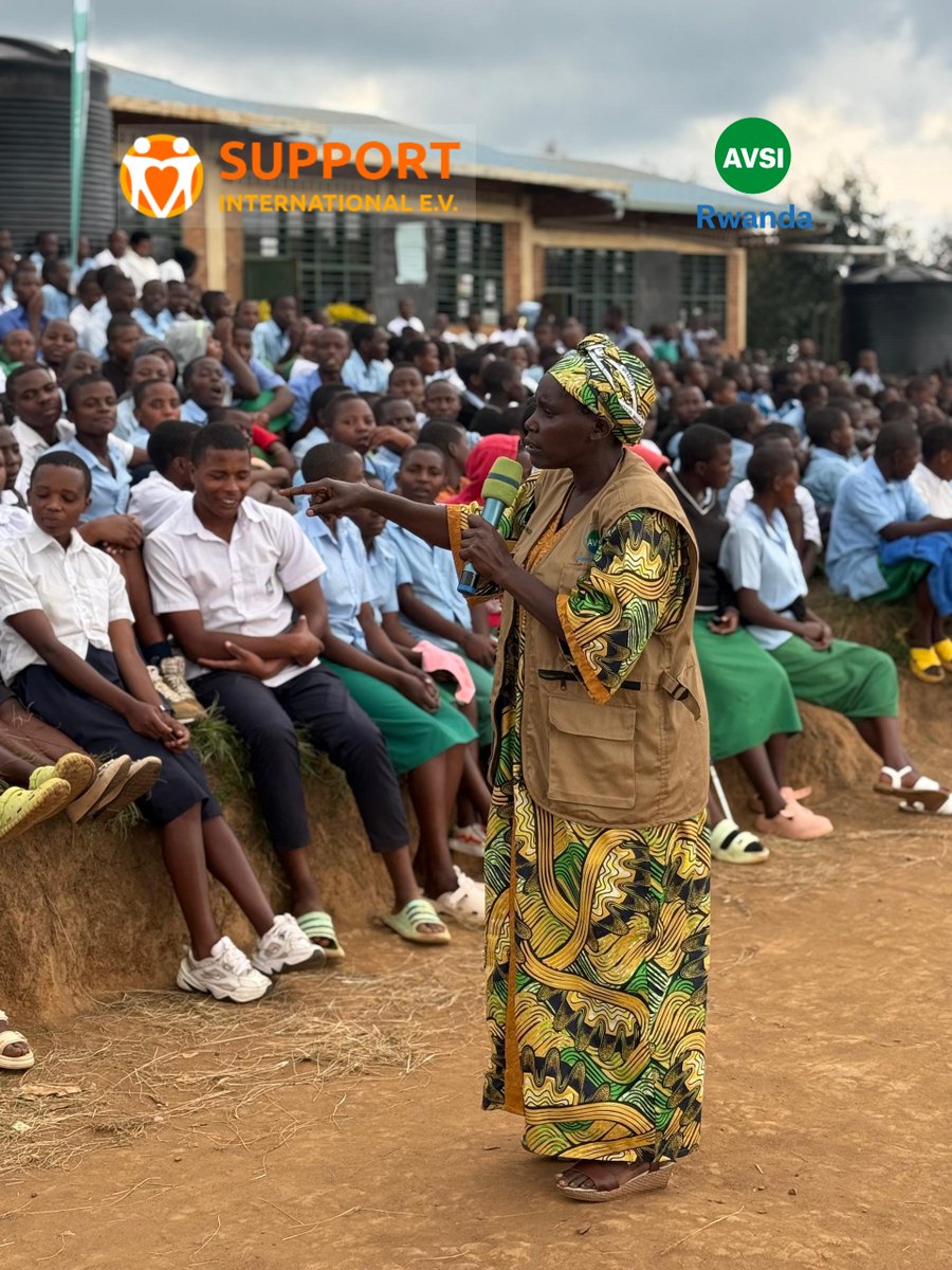 avsirwanda's tweet photo. At GS Nyinawimana School, the #HumuraShenge project engaged adolescent girls and boys in sessions on preventing unintended pregnancies and making informed life choices through discussions, dance, and drama. 
This project is supported by #supportInternational

@FondazioneAVSI https://t.co/po2W4ll8Fs