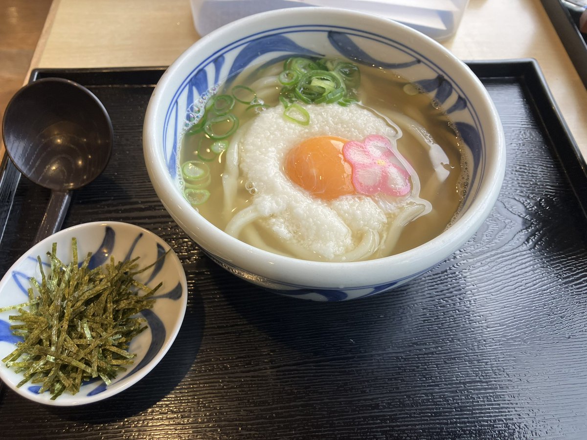 p12Lisa's tweet photo. 浅草に山かけうどんを提供してるお店があった！！浅草でうどん食べるとより炭治郎気分を味わえる笑 https://t.co/oHp9gI9KjJ