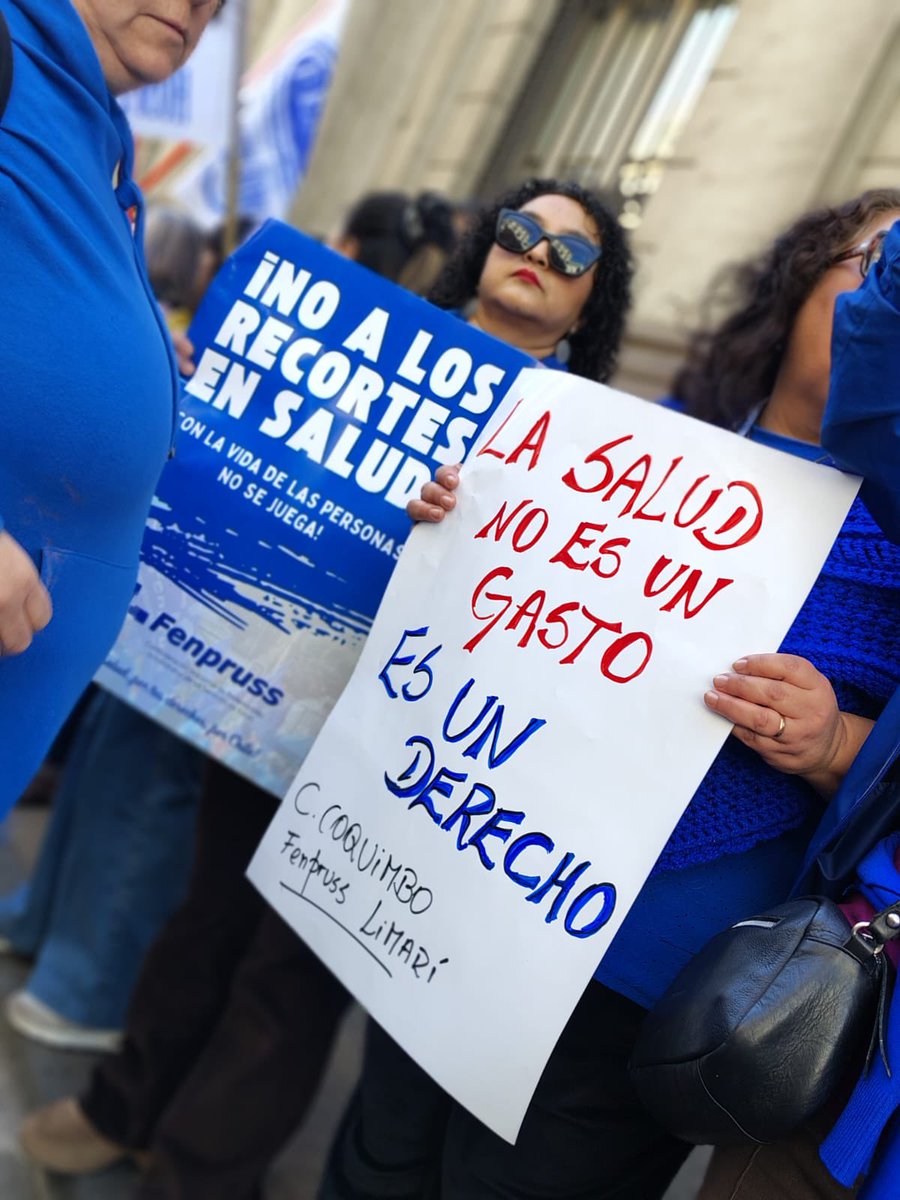 fenassap's tweet photo. 👉Todxs somos trabajadorxs ✊ La salud del país es un derecho de todxs‼️
Movilización por la
Defensa de la salud pública, hoy frente al ex Congreso👇
💪Sindicatos de regiones presentes @sindtens @ClinicaMon28621 https://t.co/2rwHxW2xLD