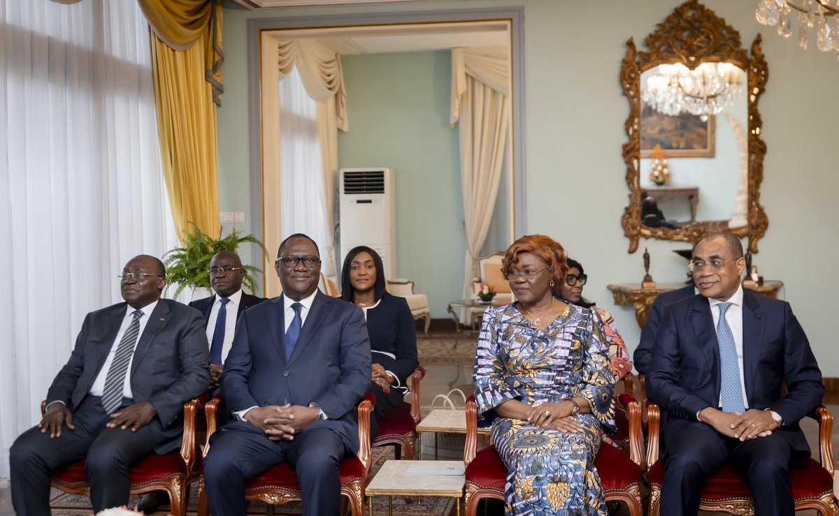 Presidenceci's tweet photo. #Coopération Côte d’Ivoire - Bénin
🇨🇮 🇧🇯

Ce jeudi, le Président de la République, @AOuattara_PRCI, a eu un entretien avec son homologue béninois, @WadagniRomuald dans le cadre d'une visite d'amitié et de travail en Côte d’Ivoire.⤵️ https://t.co/bRIeIh63ui