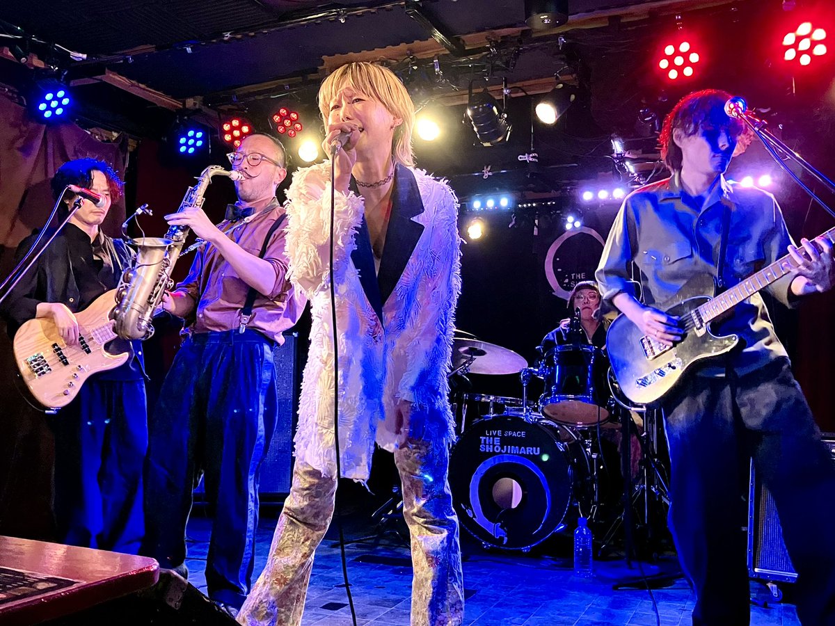 uta_aya's tweet photo. 今宵は神田THE SHOJIMARUにてThe mammy rowsでした。先月、数年振りに再会して、ざまみさん熱が急上昇したため行ってきました！曲自体も好きだし、まことさんの唄声も人柄も全部好きすぎて、一気に大ファンです♡知り合ってからのこの数年、なぜ私は観に行かなかったんだ…と後悔しかありません。。 https://t.co/NR6nKXBTUJ