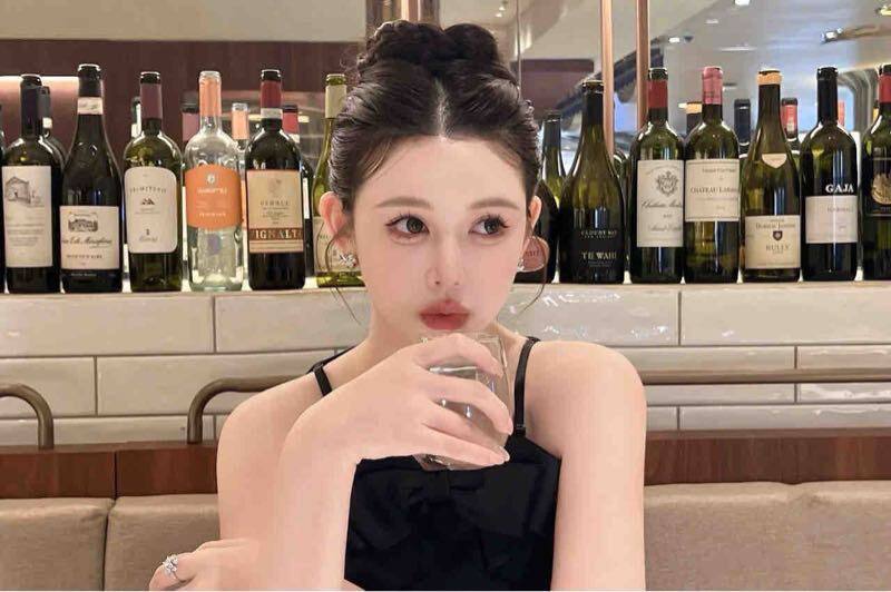 shandyekyo's tweet photo. #东城

👉助理@francieleroman2

#东莞

真诚碎过的地方，再温柔的修补都会透出裂痕的光。

东华门街道

��久联妹子白嫖勿扰 https://t.co/YjLt9nH9j3